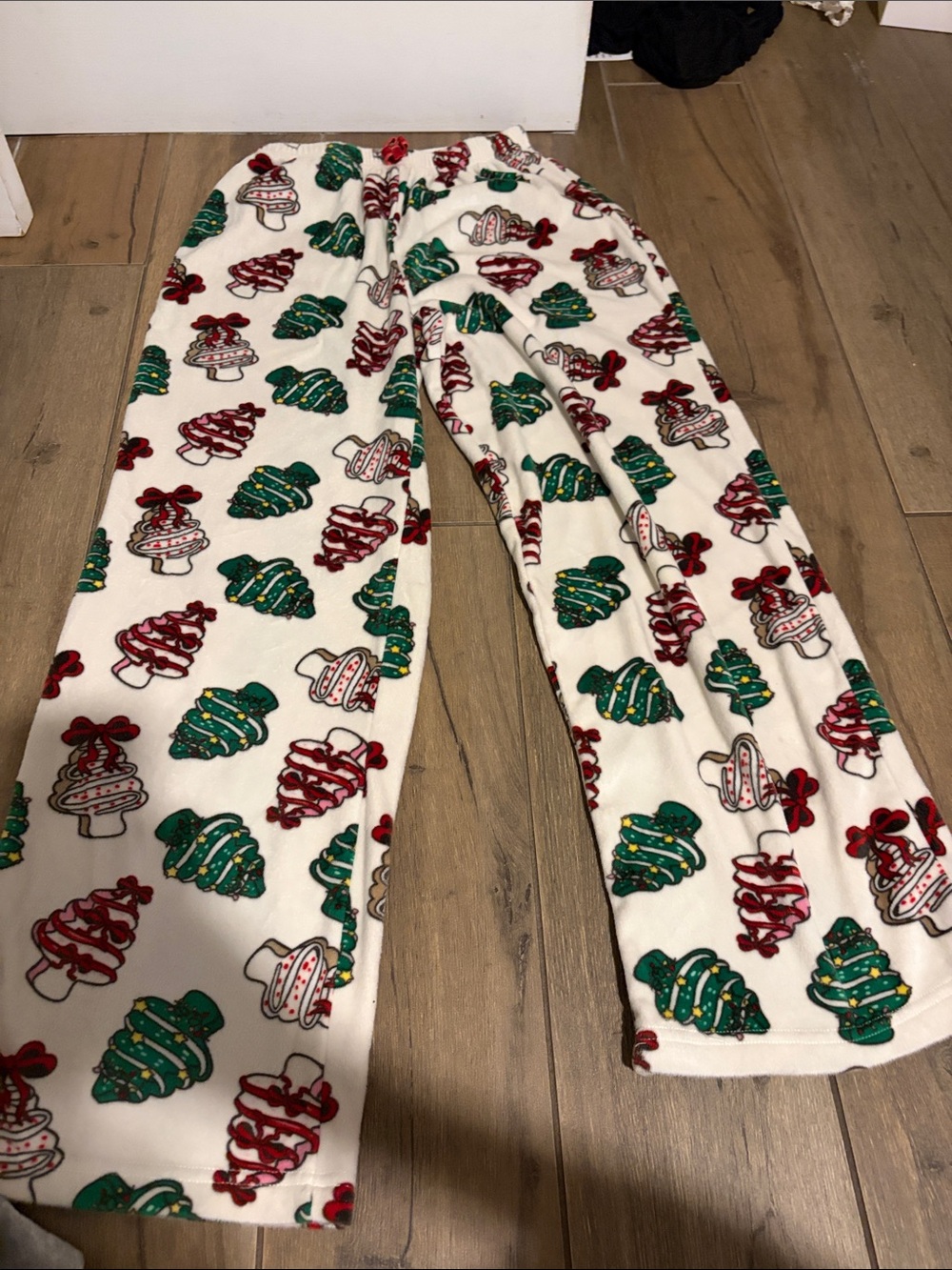 Cozy Holiday Tree Print Kids Pajama Pants - White, Green & Red
